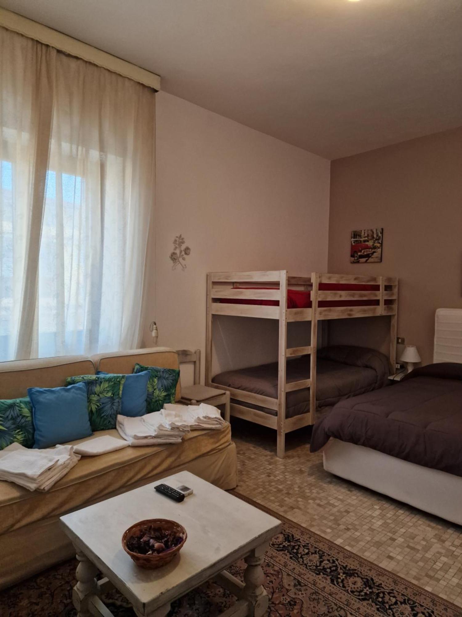 Camere Le Margherite Олбия Екстериор снимка