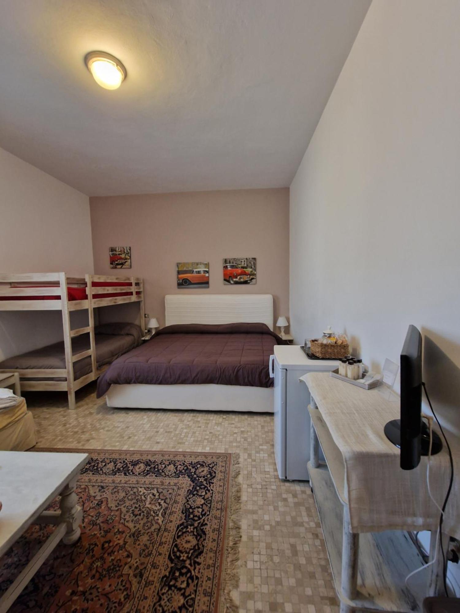 Camere Le Margherite Олбия Екстериор снимка