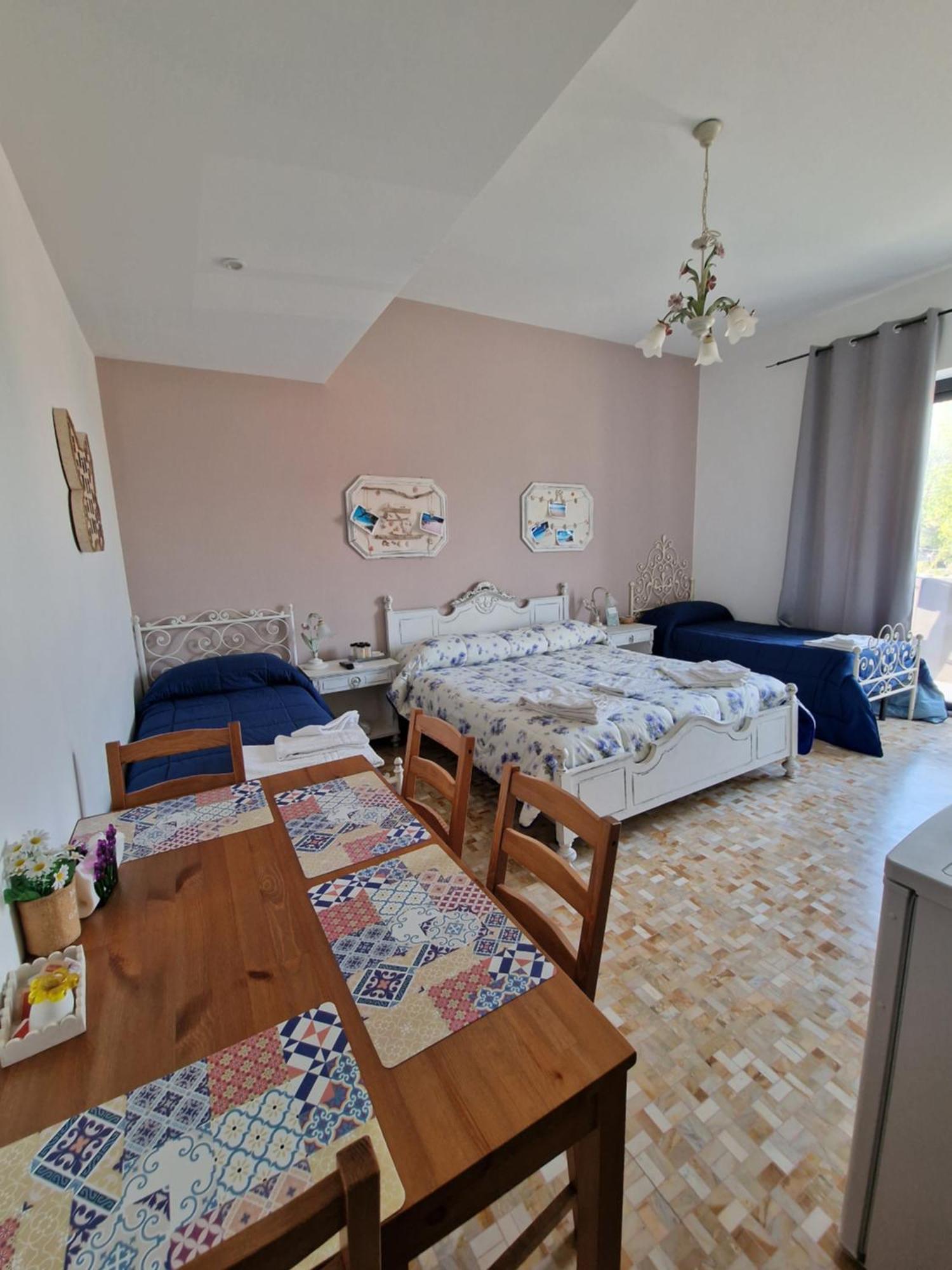 Camere Le Margherite Олбия Екстериор снимка
