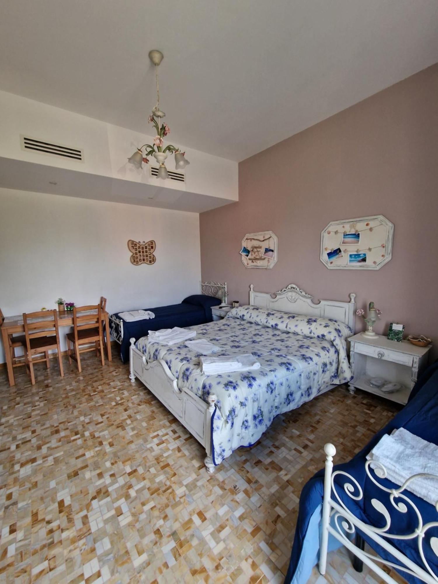 Camere Le Margherite Олбия Екстериор снимка