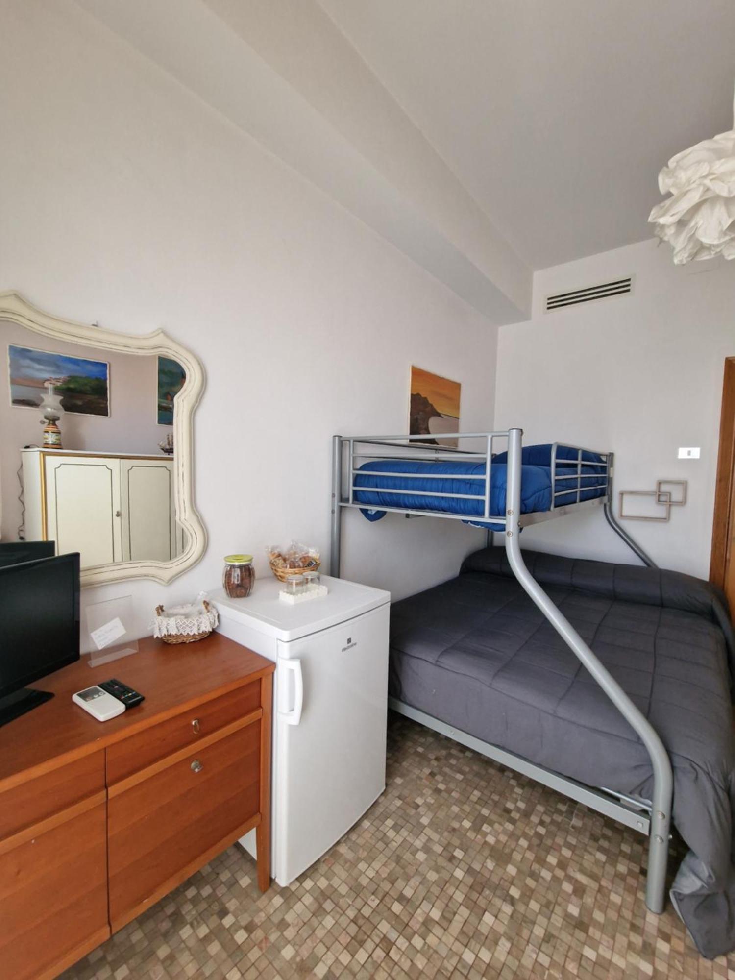 Camere Le Margherite Олбия Екстериор снимка